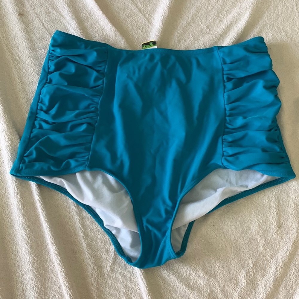 Kortni Jeane side ruffle bottoms